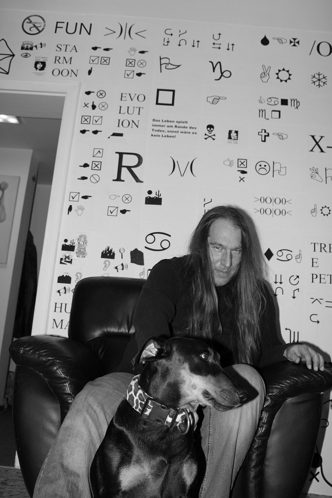 TUH und Hund vor der ersten Schicht
